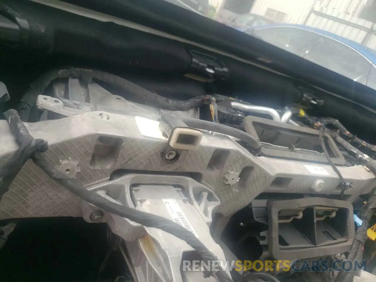 8 fotografías del automóvil dañado YV4102DL9M1686332 VOLVO XC60 2021