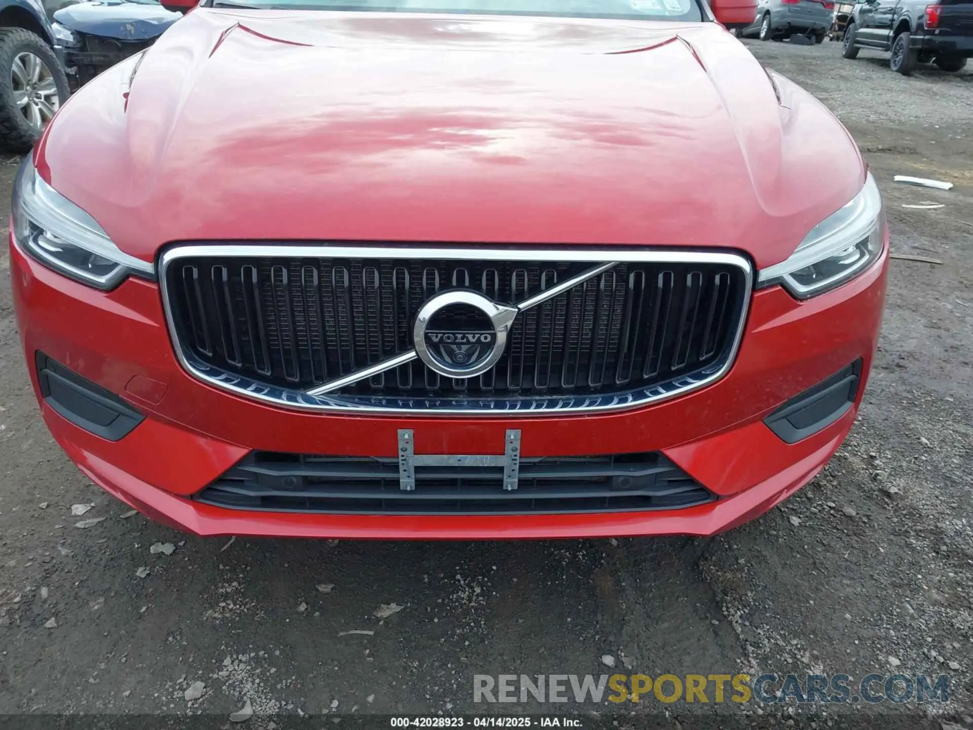 12 fotografías del automóvil dañado YV4102RK0M1738057 VOLVO XC60 2021