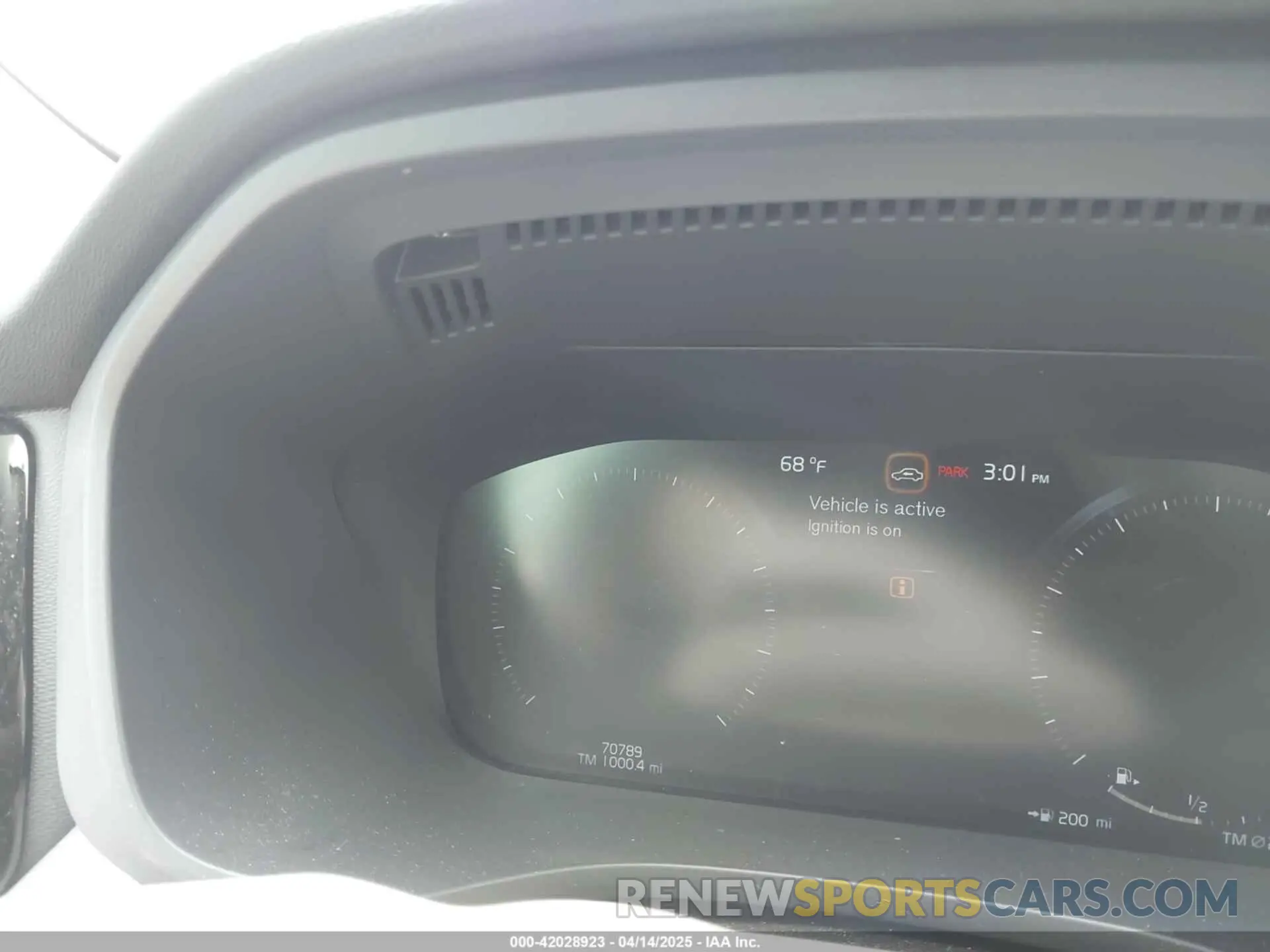 15 fotografías del automóvil dañado YV4102RK0M1738057 VOLVO XC60 2021