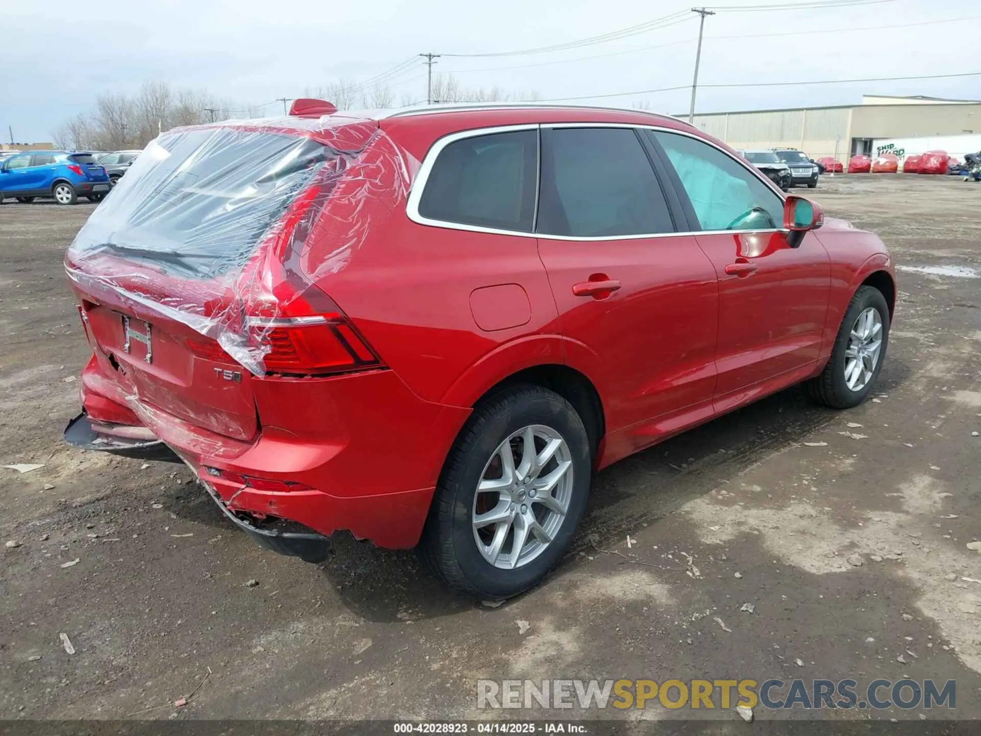 4 fotografías del automóvil dañado YV4102RK0M1738057 VOLVO XC60 2021
