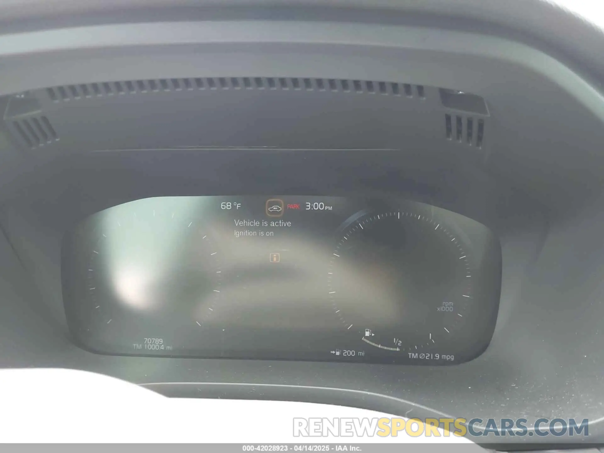 7 fotografías del automóvil dañado YV4102RK0M1738057 VOLVO XC60 2021