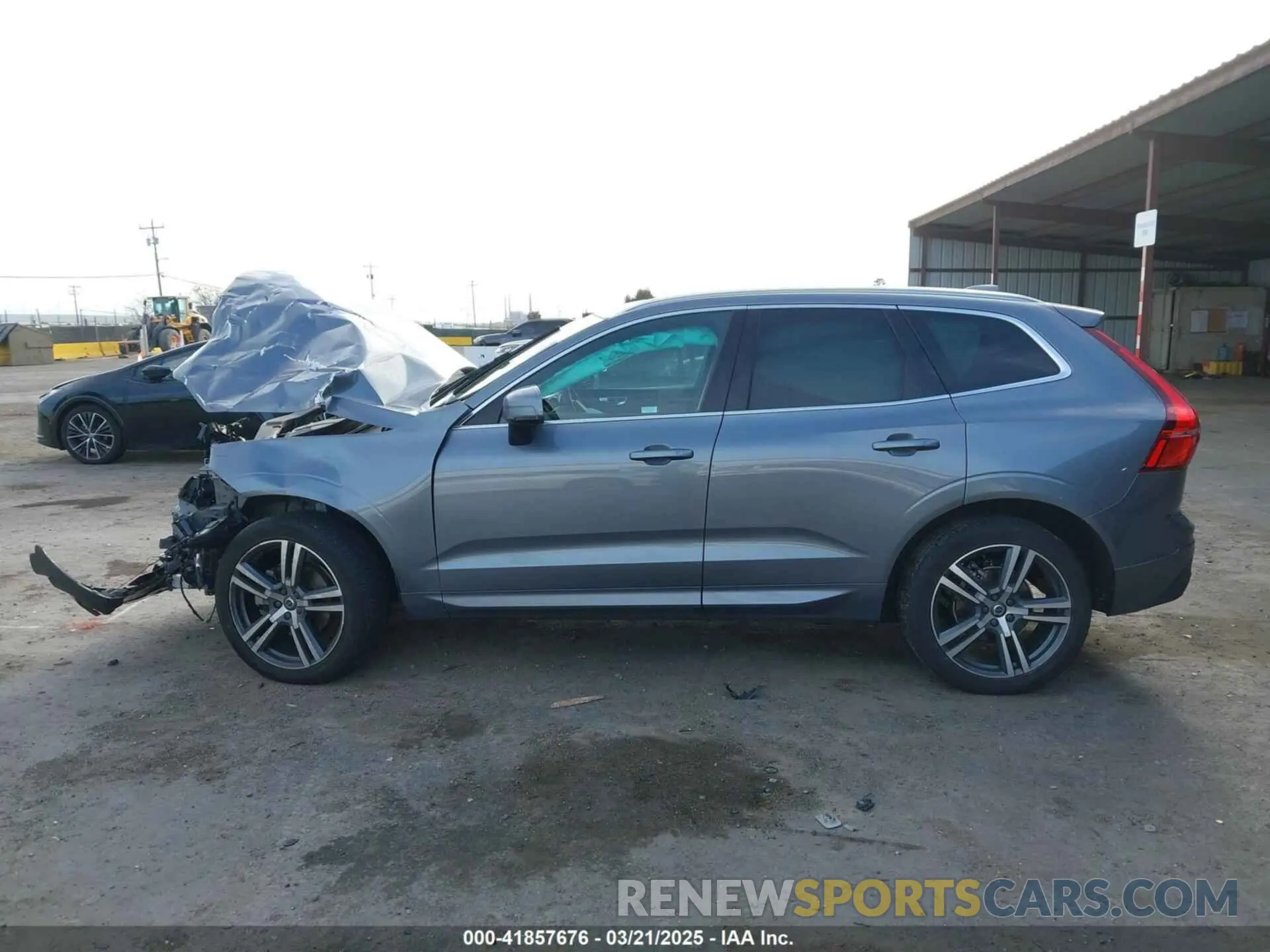 15 fotografías del automóvil dañado YV4102RK1M1715757 VOLVO XC60 2021