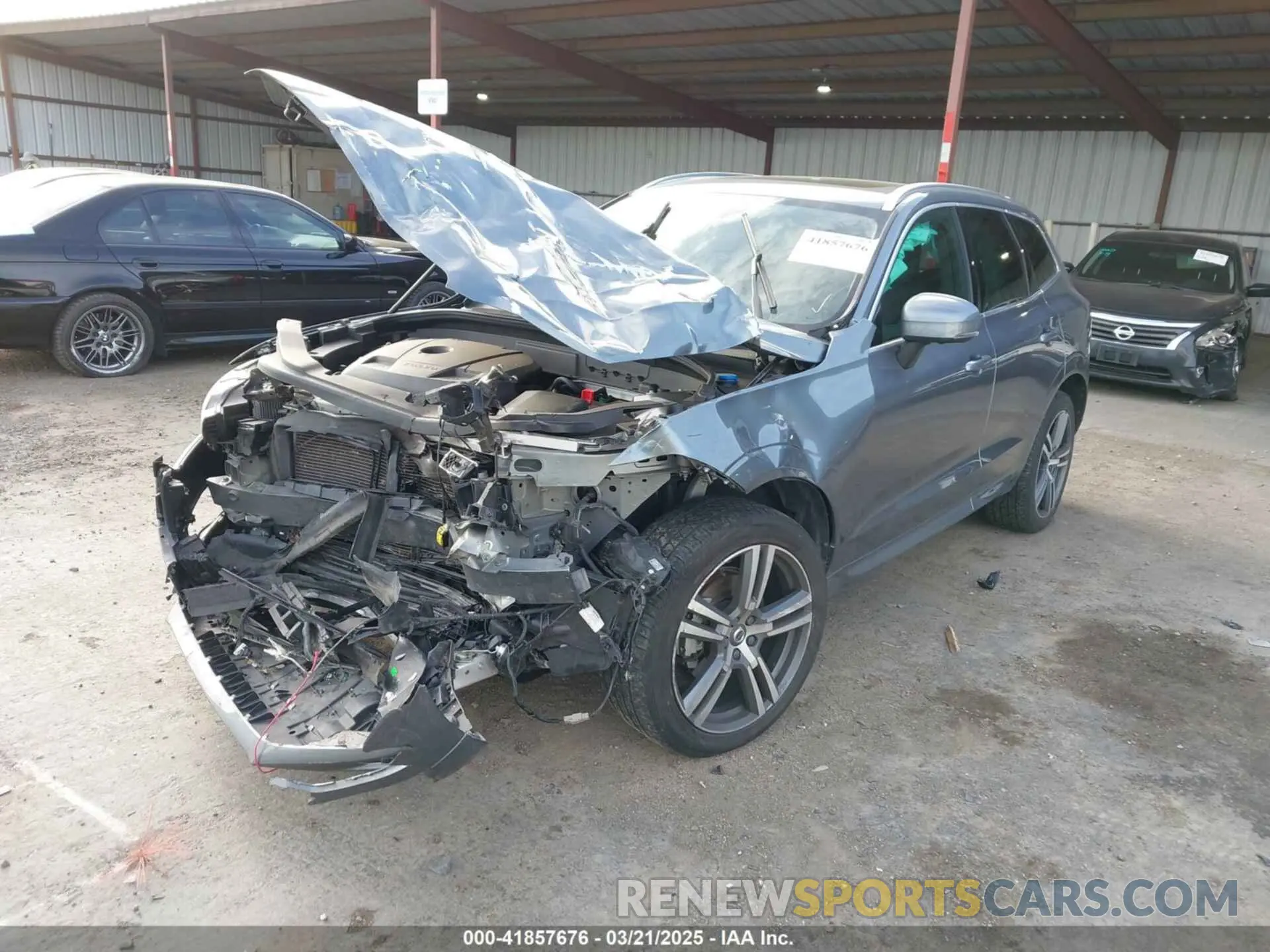 2 fotografías del automóvil dañado YV4102RK1M1715757 VOLVO XC60 2021