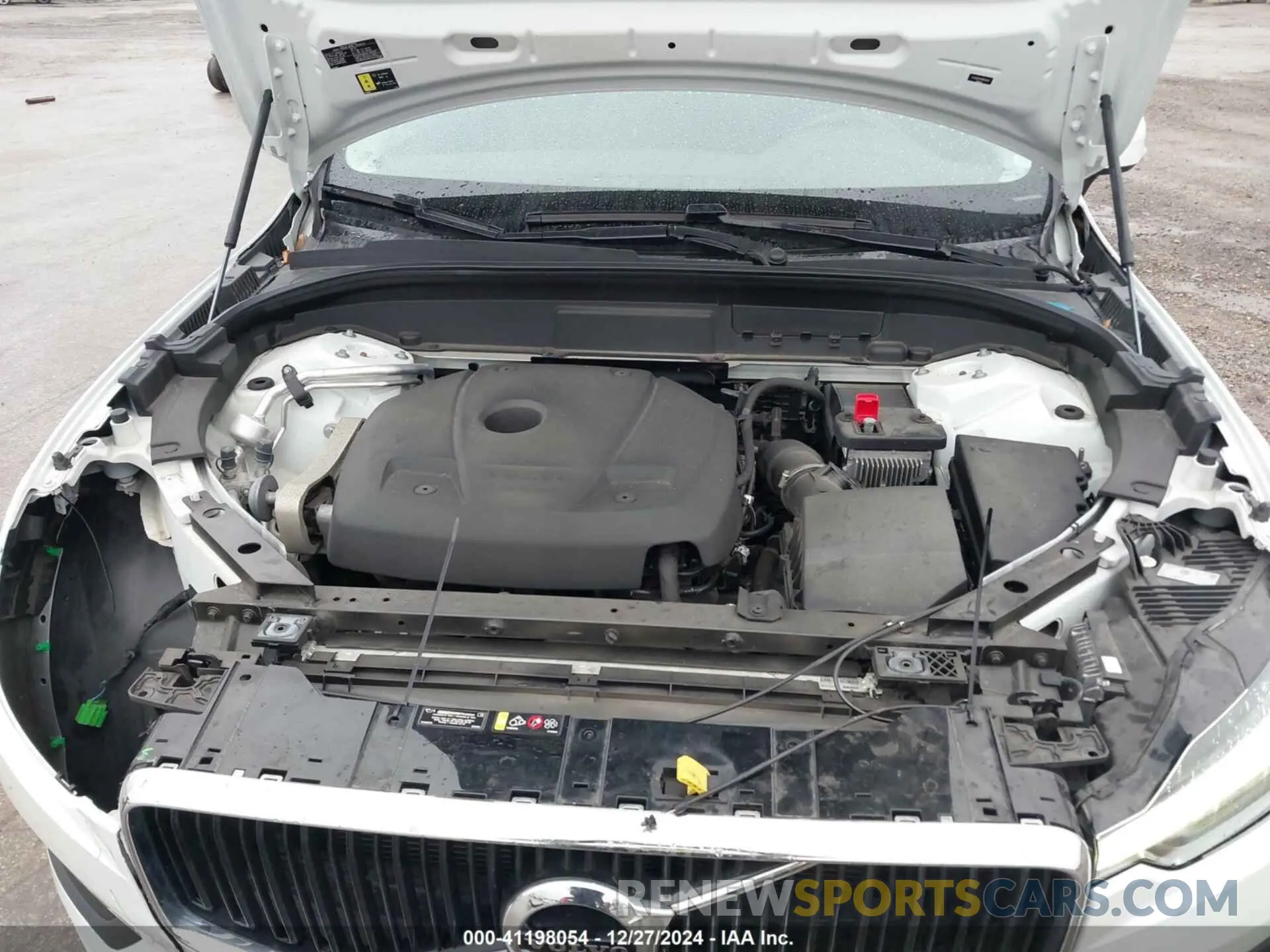 10 fotografías del automóvil dañado YV4102RK1M1804549 VOLVO XC60 2021