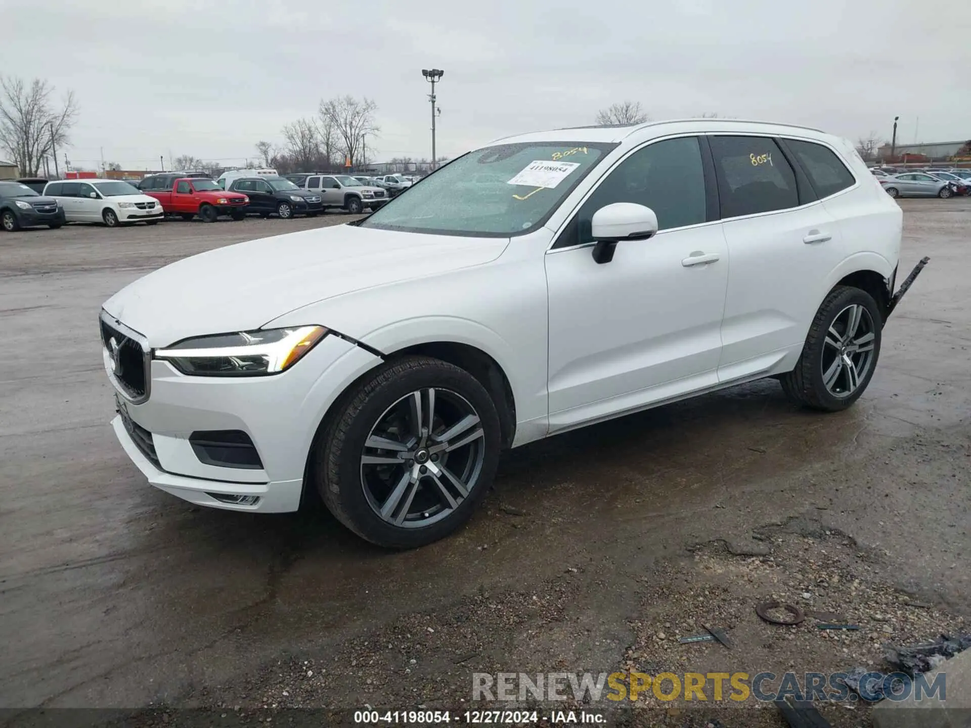 2 fotografías del automóvil dañado YV4102RK1M1804549 VOLVO XC60 2021