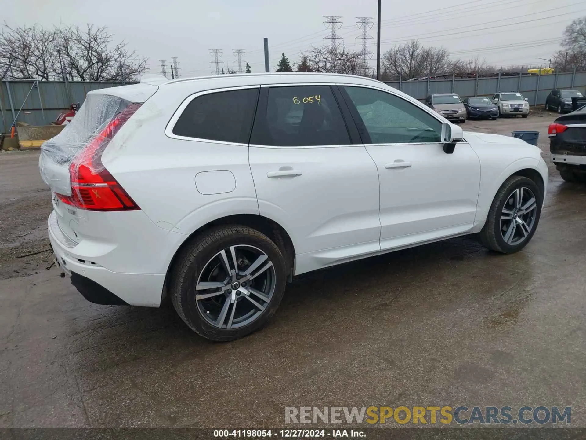 4 fotografías del automóvil dañado YV4102RK1M1804549 VOLVO XC60 2021