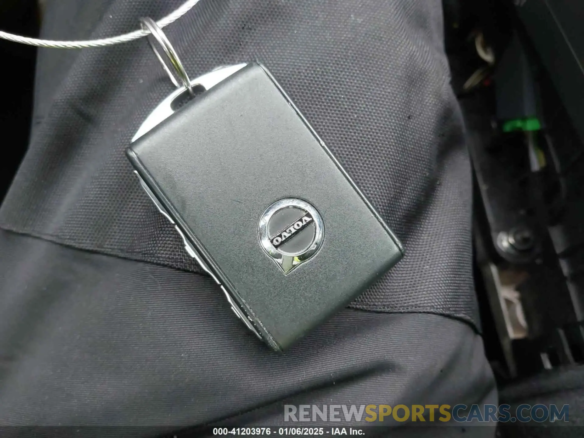 11 fotografías del automóvil dañado YV4102RK1M1882118 VOLVO XC60 2021
