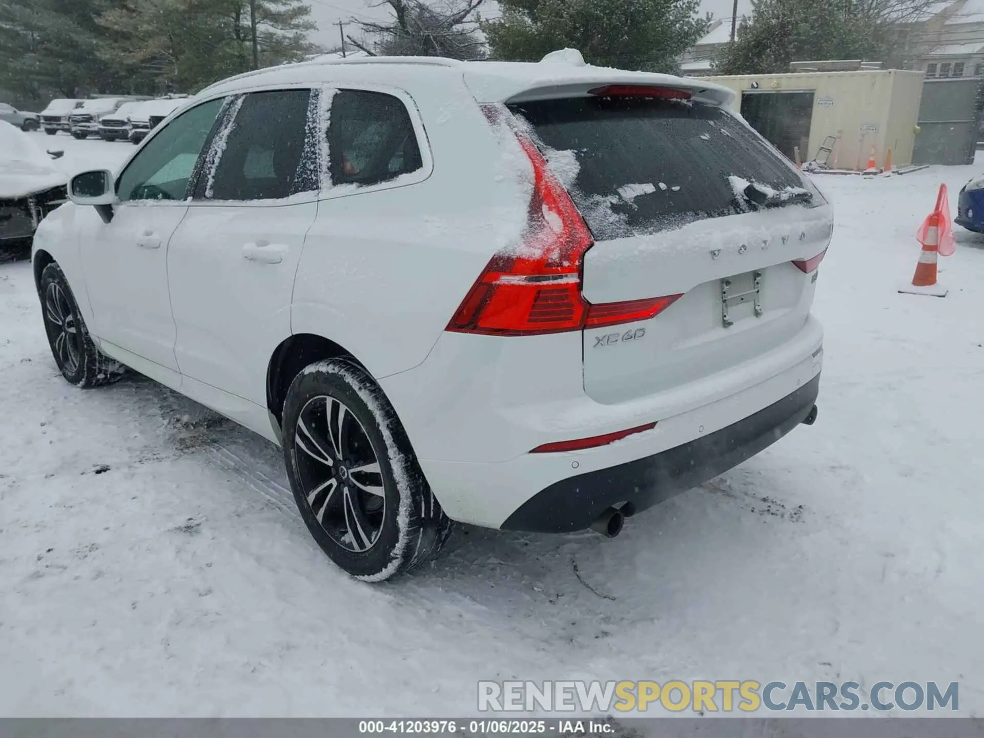 3 fotografías del automóvil dañado YV4102RK1M1882118 VOLVO XC60 2021