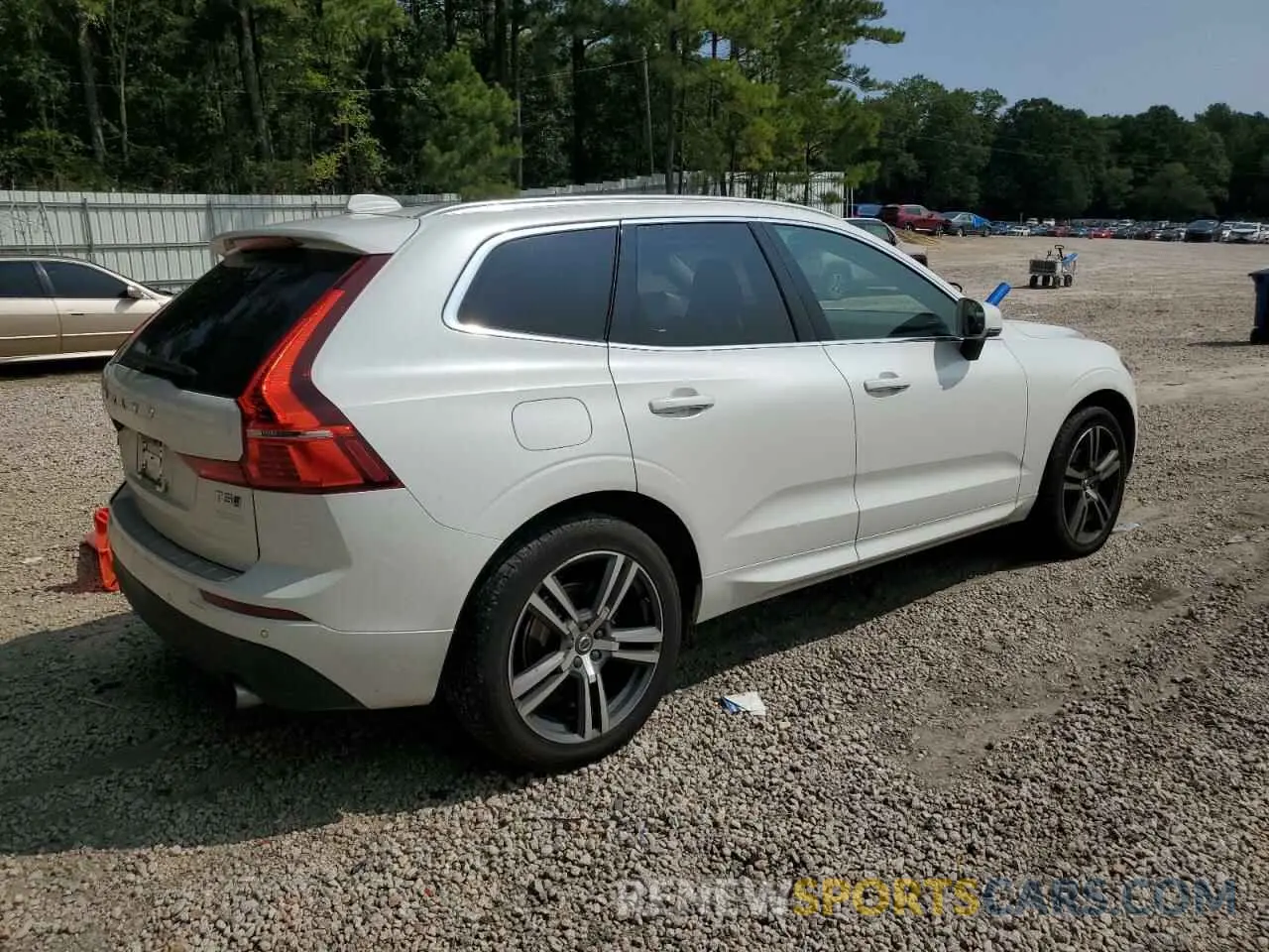 3 fotografías del automóvil dañado YV4102RK3M1809932 VOLVO XC60 2021