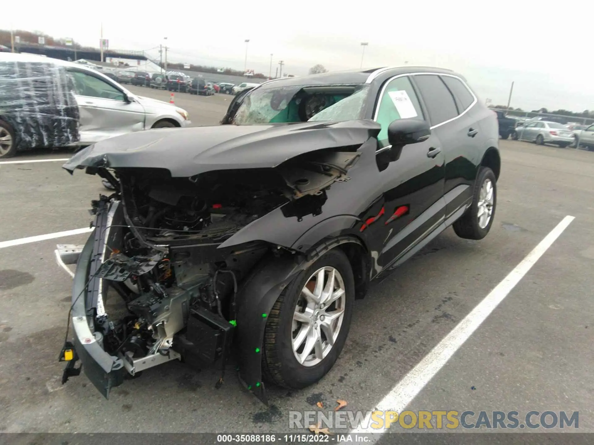 2 fotografías del automóvil dañado YV4102RK5M1850305 VOLVO XC60 2021