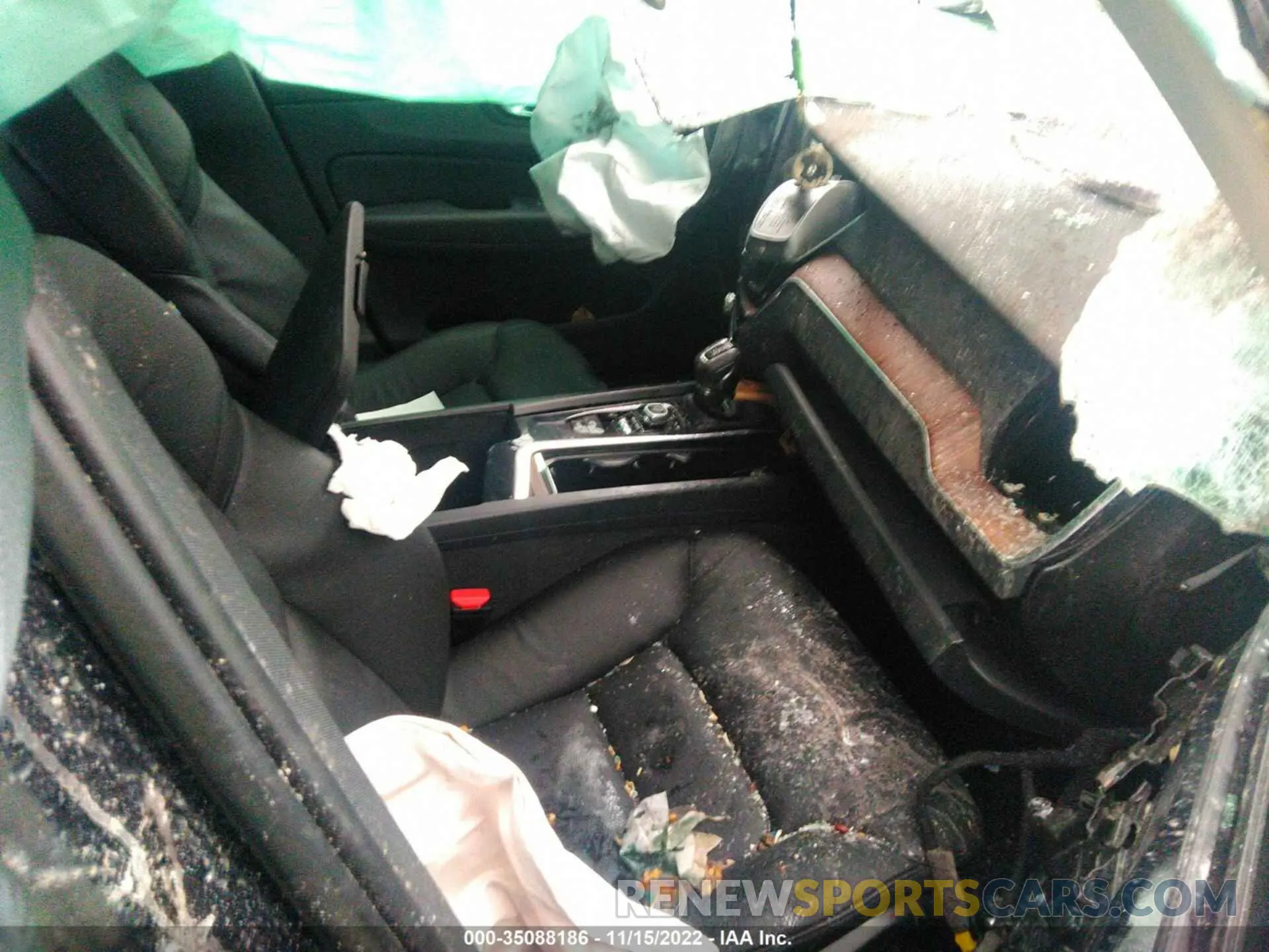 5 fotografías del automóvil dañado YV4102RK5M1850305 VOLVO XC60 2021