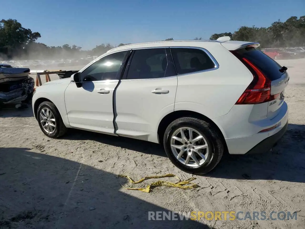 2 fotografías del automóvil dañado YV4102RK5M1860882 VOLVO XC60 2021