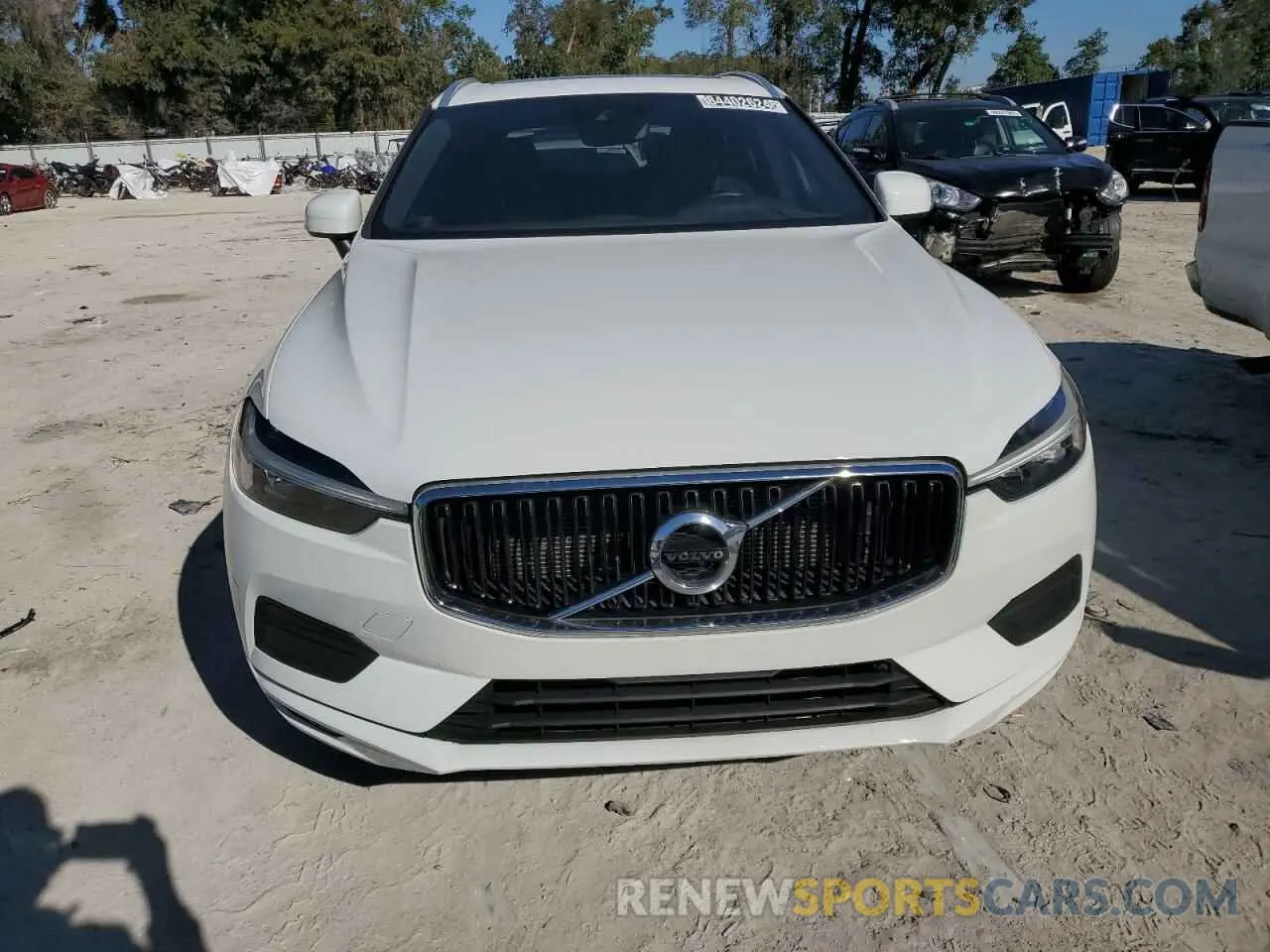 5 fotografías del automóvil dañado YV4102RK5M1860882 VOLVO XC60 2021