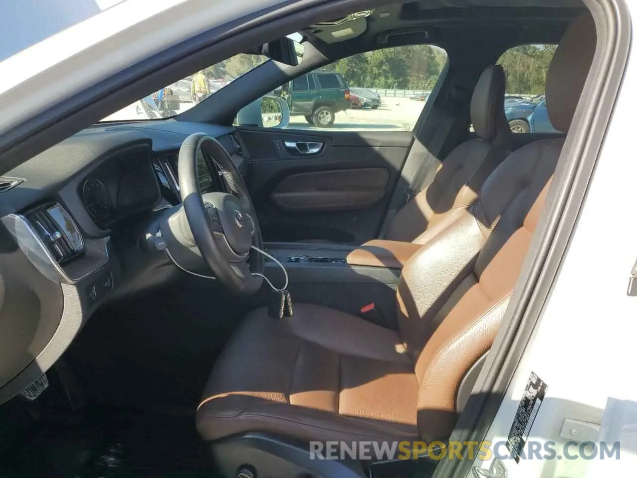 7 fotografías del automóvil dañado YV4102RK5M1860882 VOLVO XC60 2021