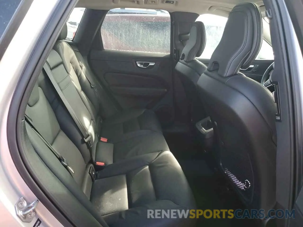 11 fotografías del automóvil dañado YV4102RK7M1875500 VOLVO XC60 2021