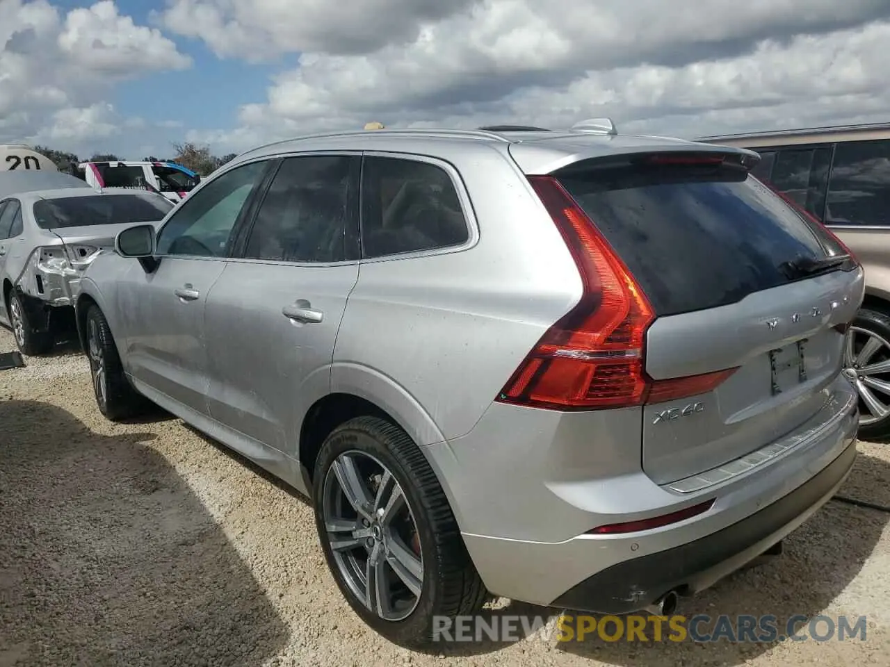 2 fotografías del automóvil dañado YV4102RK7M1875500 VOLVO XC60 2021