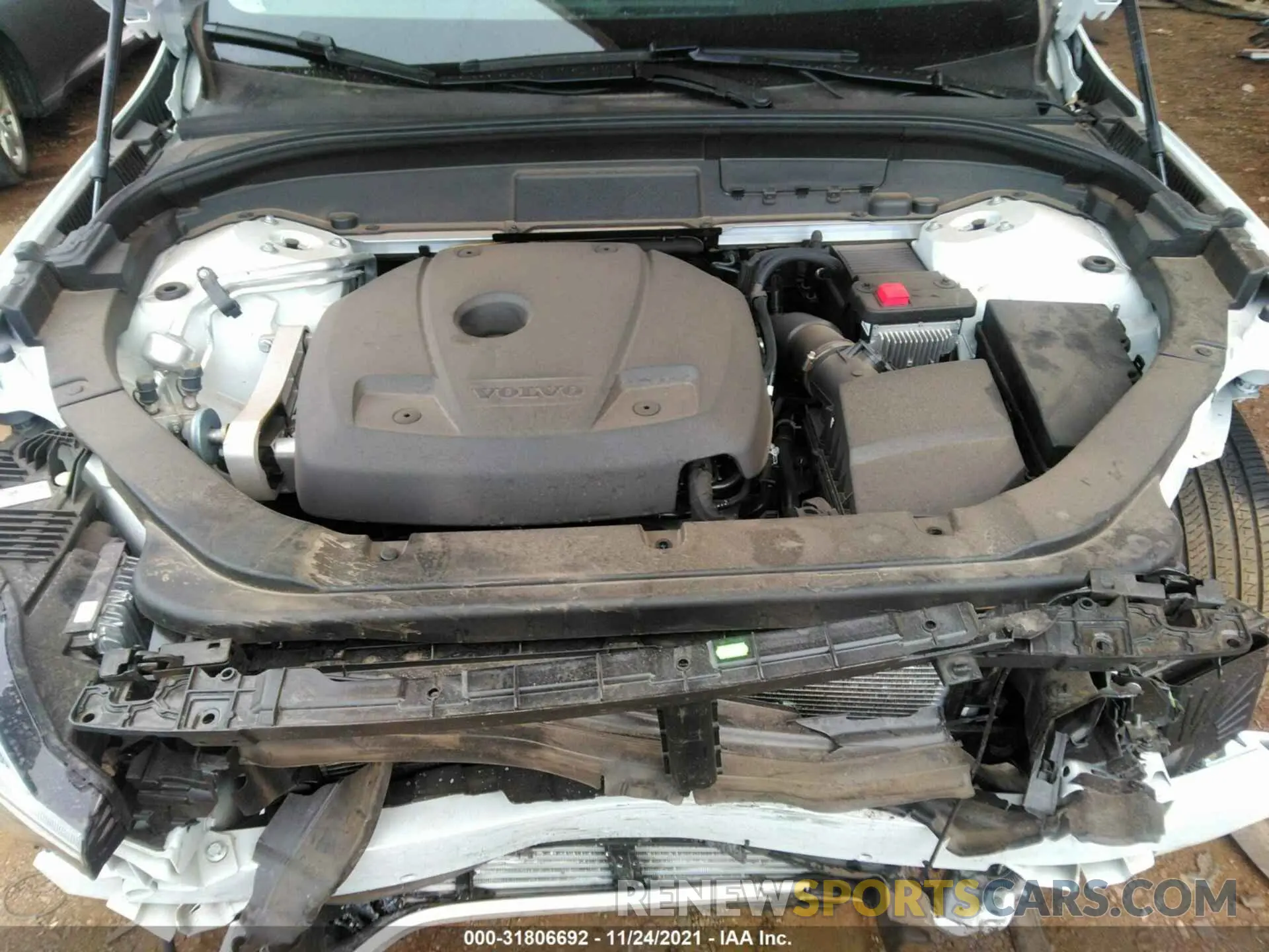 10 fotografías del automóvil dañado YV4102RK9M1711908 VOLVO XC60 2021