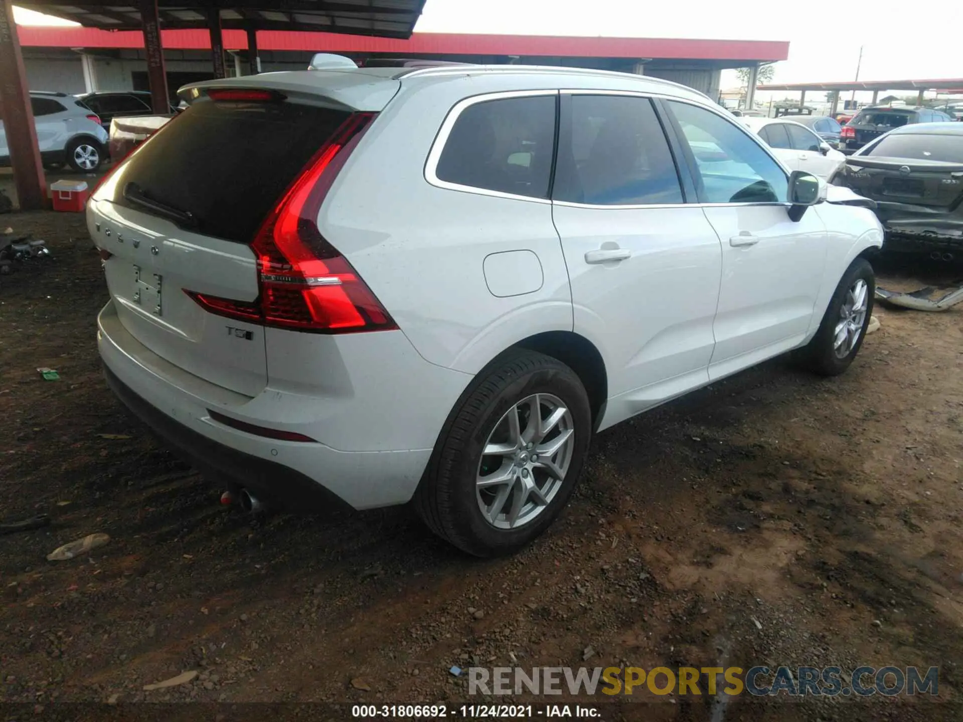 4 fotografías del automóvil dañado YV4102RK9M1711908 VOLVO XC60 2021