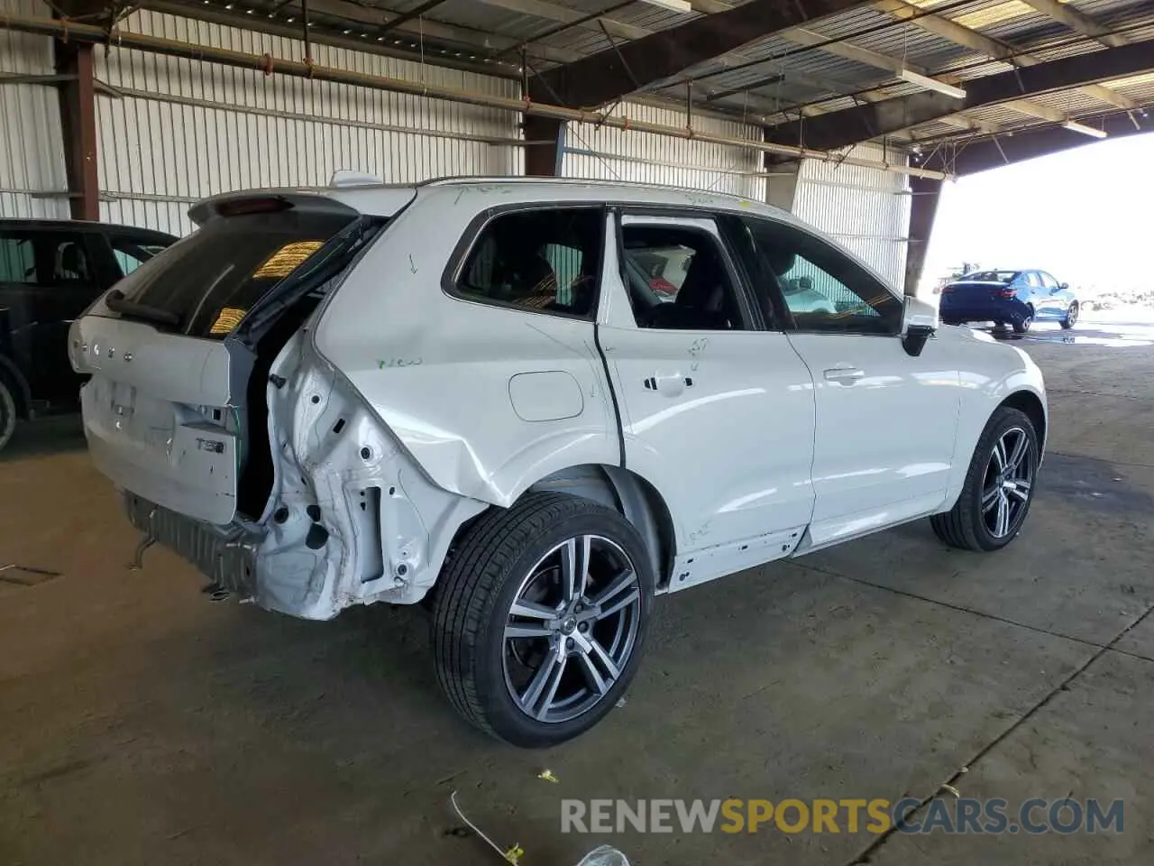 3 fotografías del automóvil dañado YV4102RK9M1741670 VOLVO XC60 2021