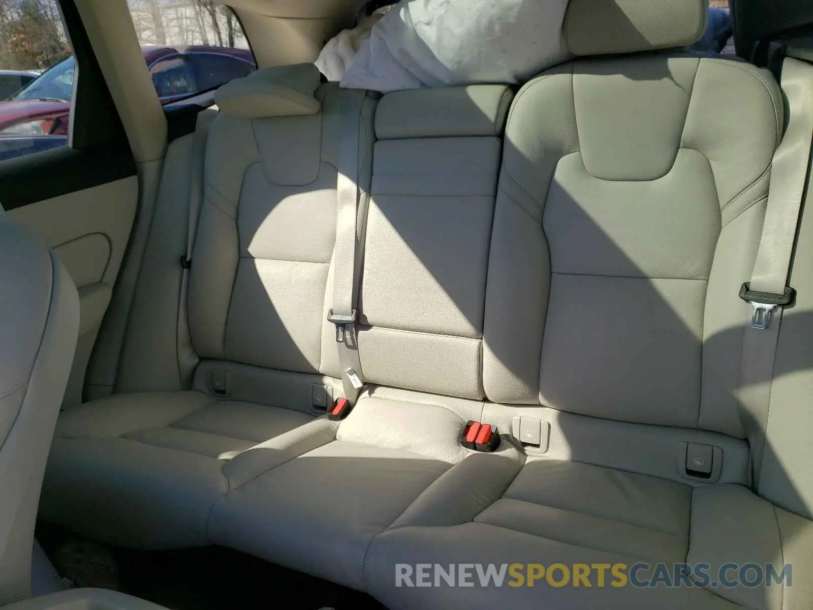 6 fotografías del automóvil dañado YV4102RKXM1738552 VOLVO XC60 2021