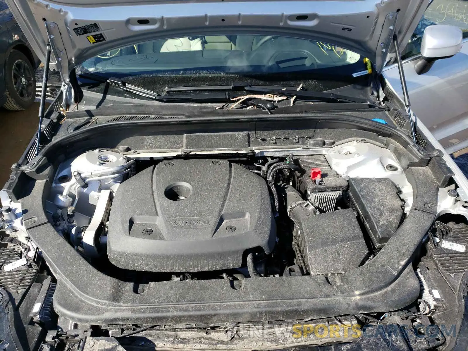 7 fotografías del automóvil dañado YV4102RKXM1738552 VOLVO XC60 2021