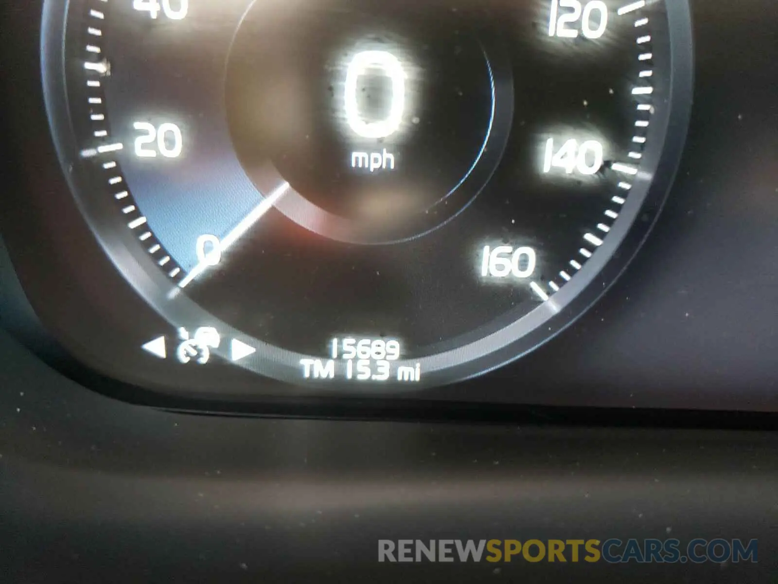 8 fotografías del automóvil dañado YV4102RKXM1738552 VOLVO XC60 2021