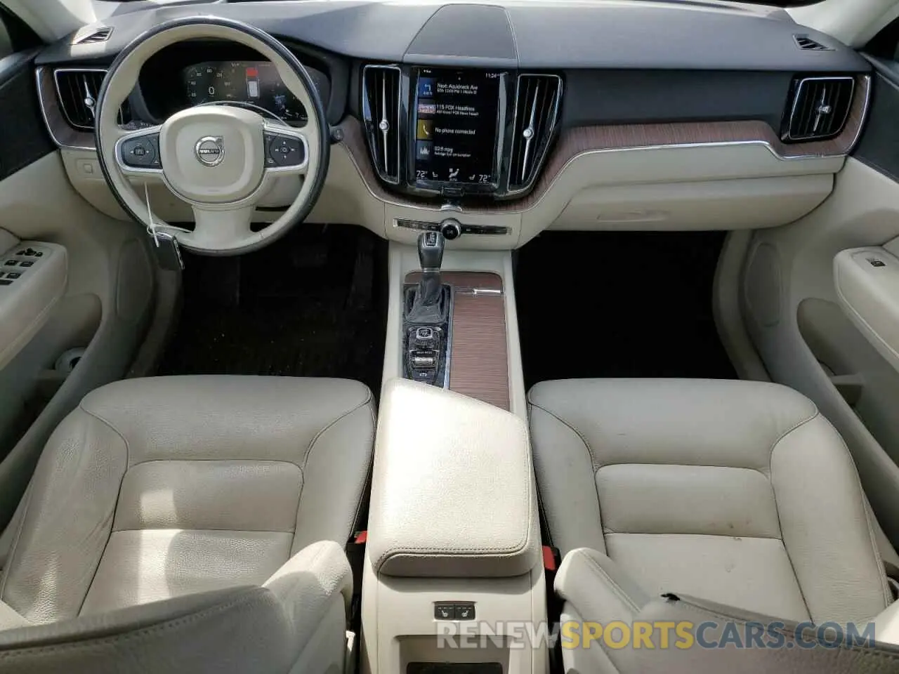 8 fotografías del automóvil dañado YV4102RKXM1822323 VOLVO XC60 2021