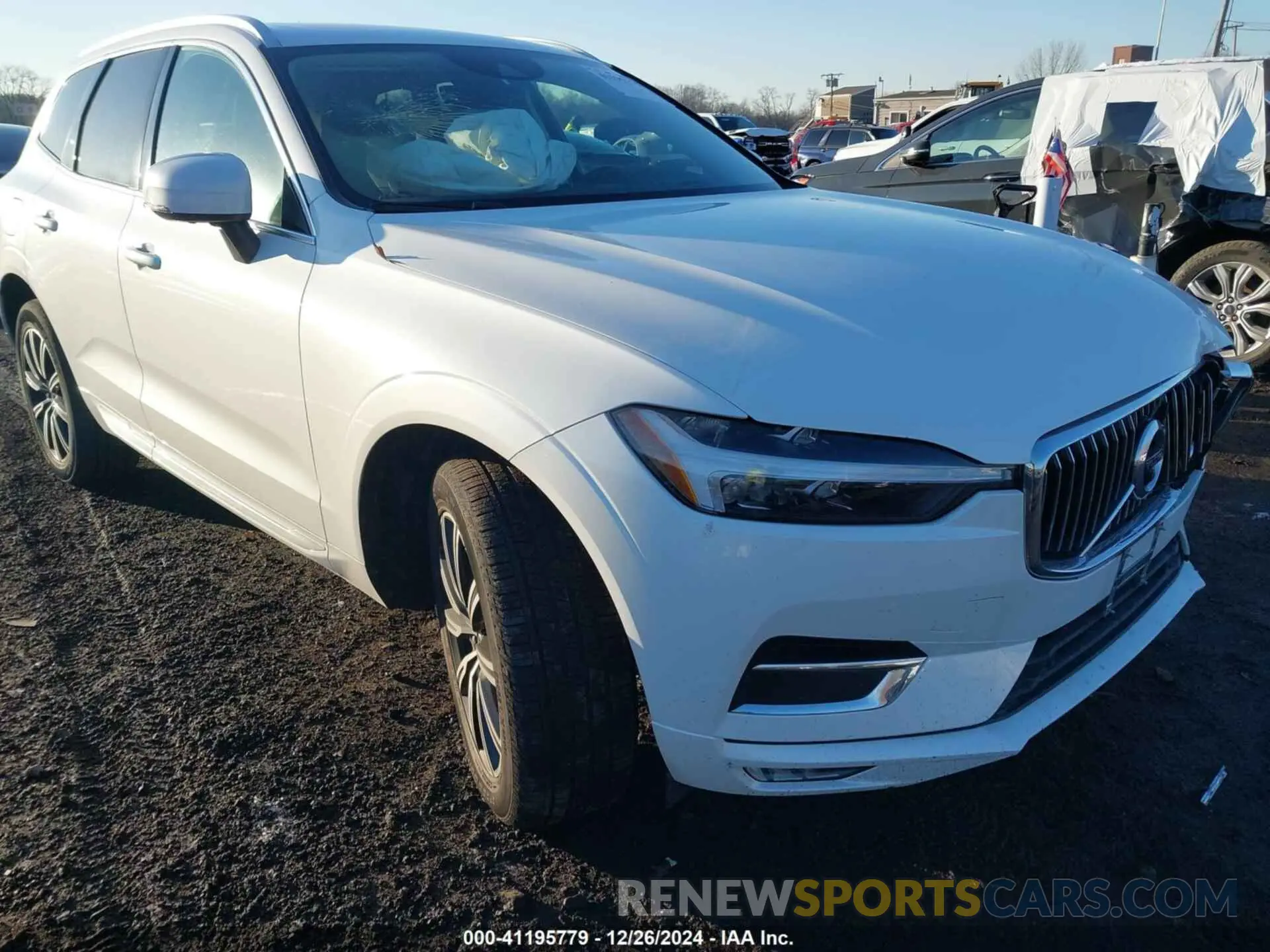 18 fotografías del automóvil dañado YV4102RL1M1821540 VOLVO XC60 2021