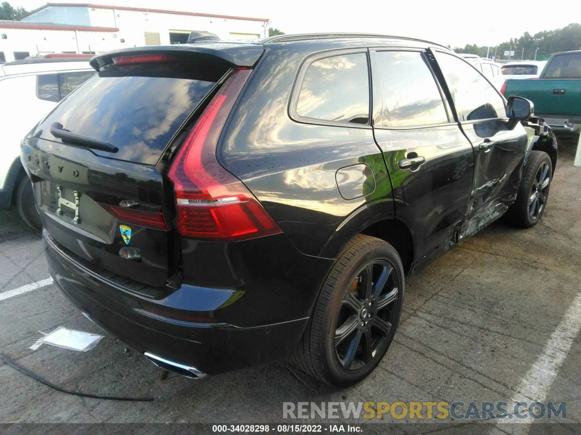 4 fotografías del automóvil dañado YV4102RL1M1855462 VOLVO XC60 2021