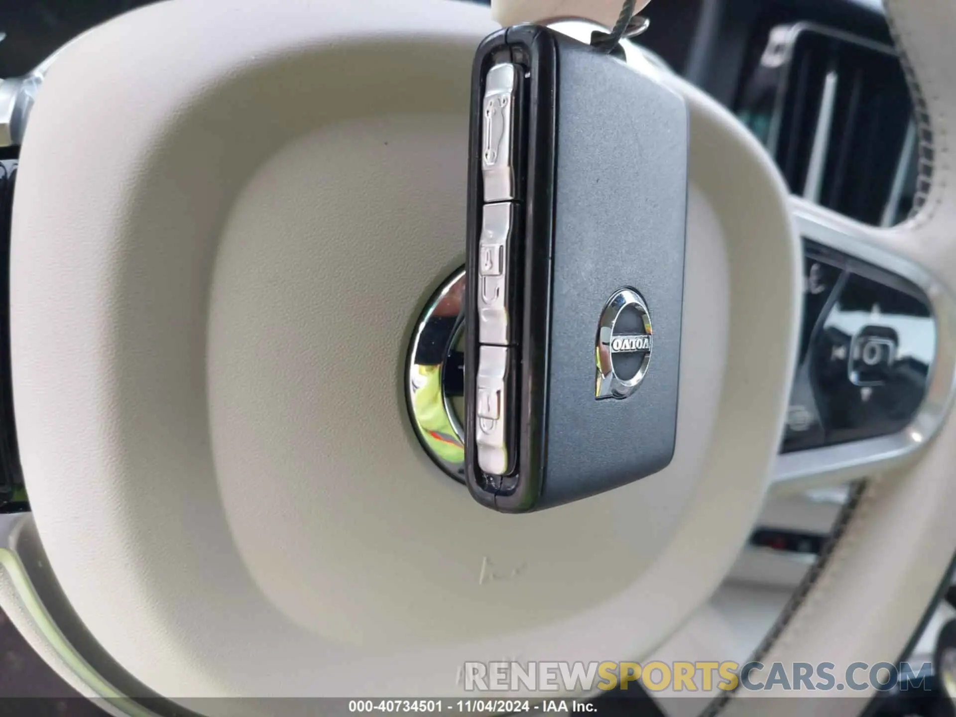 11 fotografías del automóvil dañado YV4102RL3M1845841 VOLVO XC60 2021
