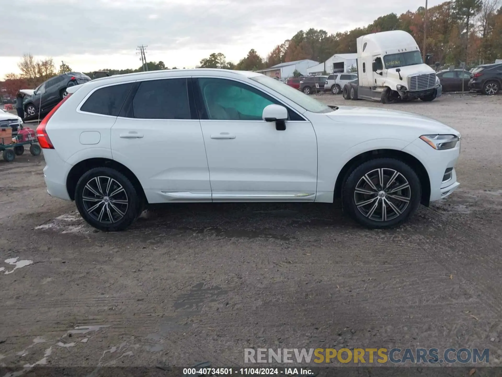 13 fotografías del automóvil dañado YV4102RL3M1845841 VOLVO XC60 2021