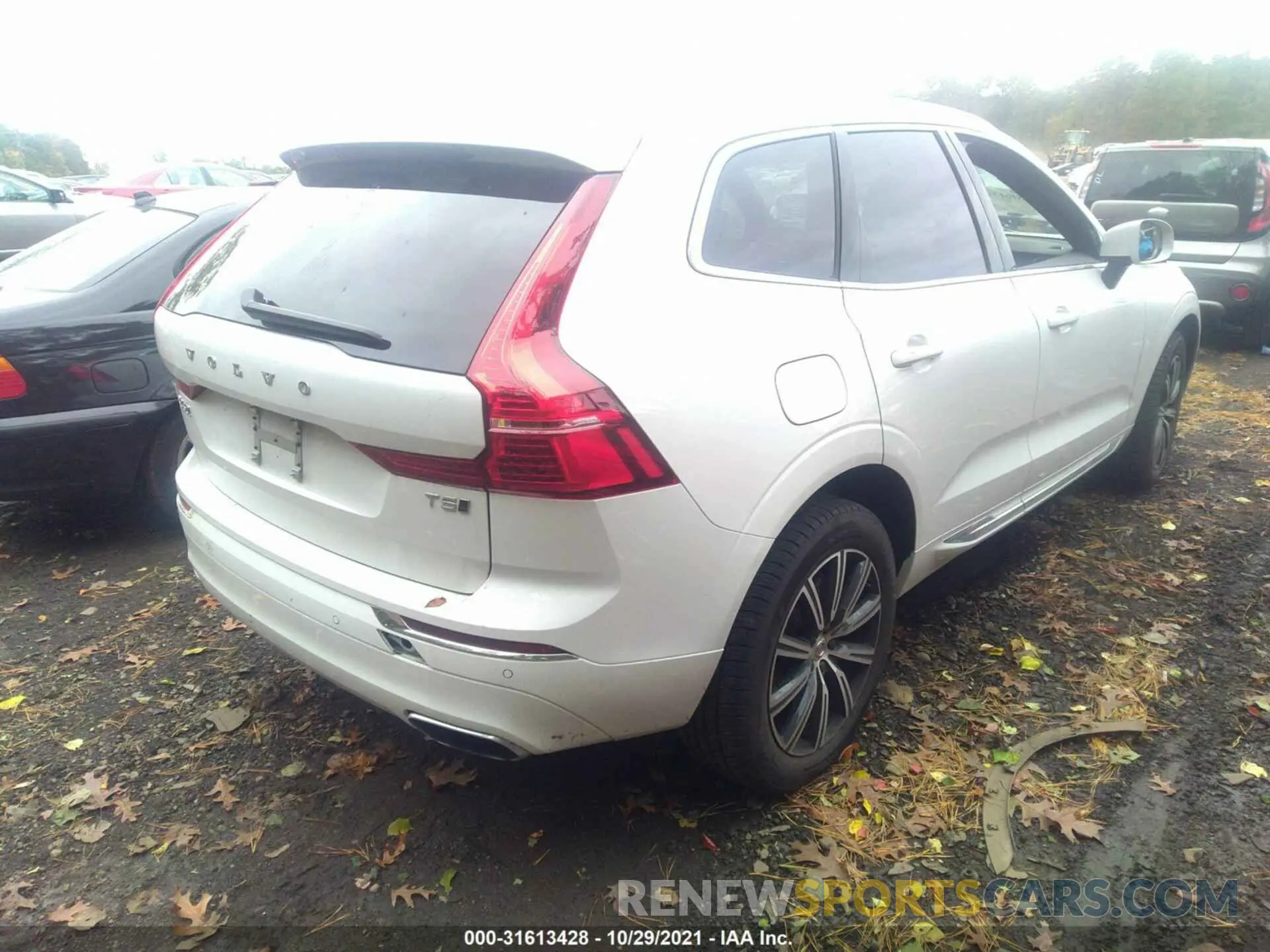 4 fotografías del automóvil dañado YV4102RL5M1759642 VOLVO XC60 2021