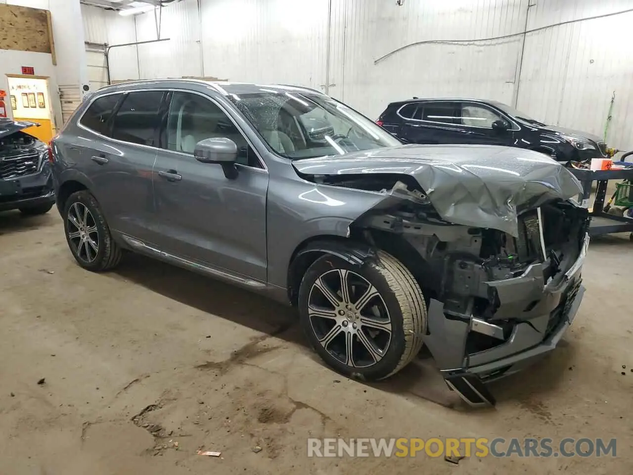 4 fotografías del automóvil dañado YV4102RL6M1709560 VOLVO XC60 2021