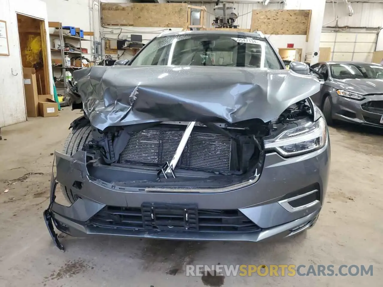 5 fotografías del automóvil dañado YV4102RL6M1709560 VOLVO XC60 2021