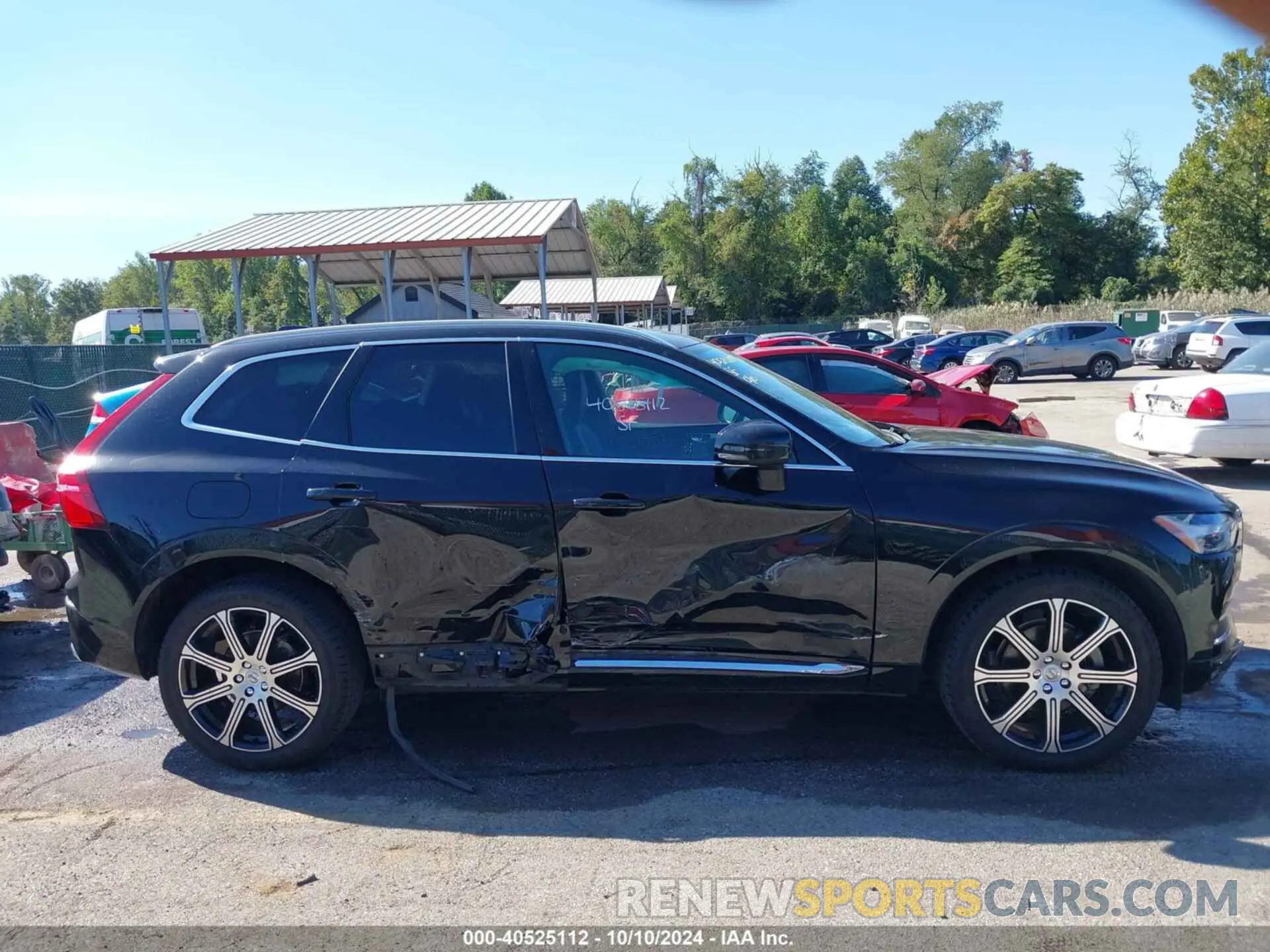 14 fotografías del automóvil dañado YV4102RL6M1749301 VOLVO XC60 2021