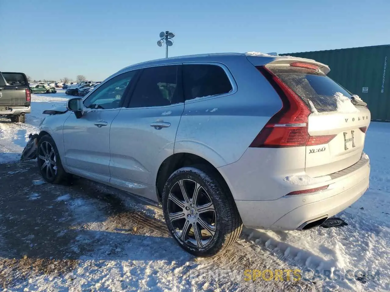 2 fotografías del automóvil dañado YV4102RL8M1701024 VOLVO XC60 2021