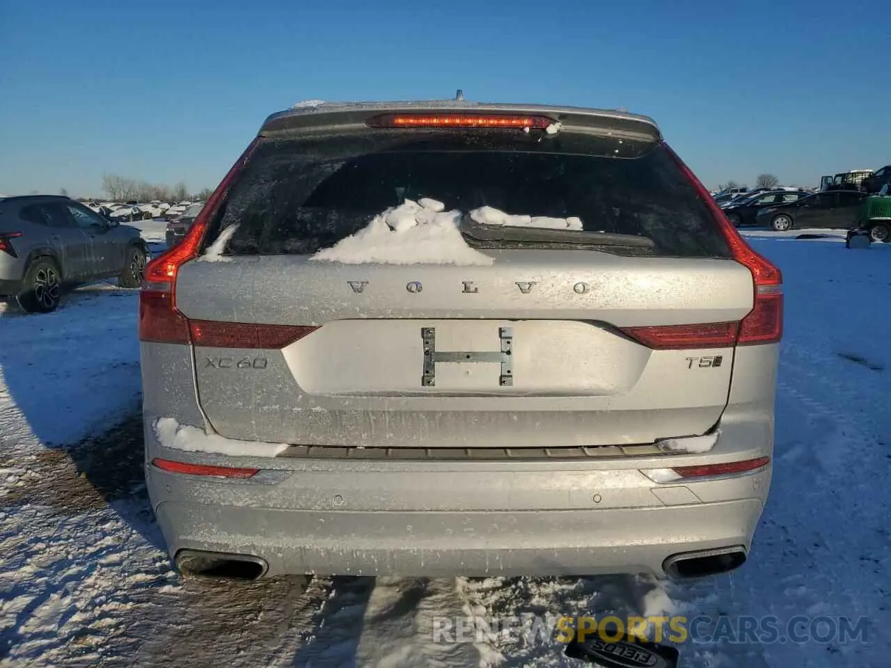 6 fotografías del automóvil dañado YV4102RL8M1701024 VOLVO XC60 2021