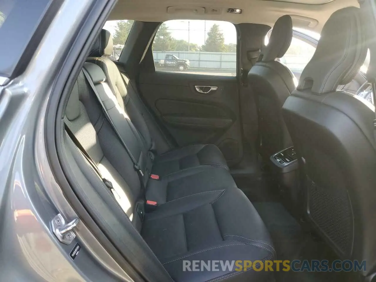 11 fotografías del automóvil dañado YV4102RL8M1733049 VOLVO XC60 2021