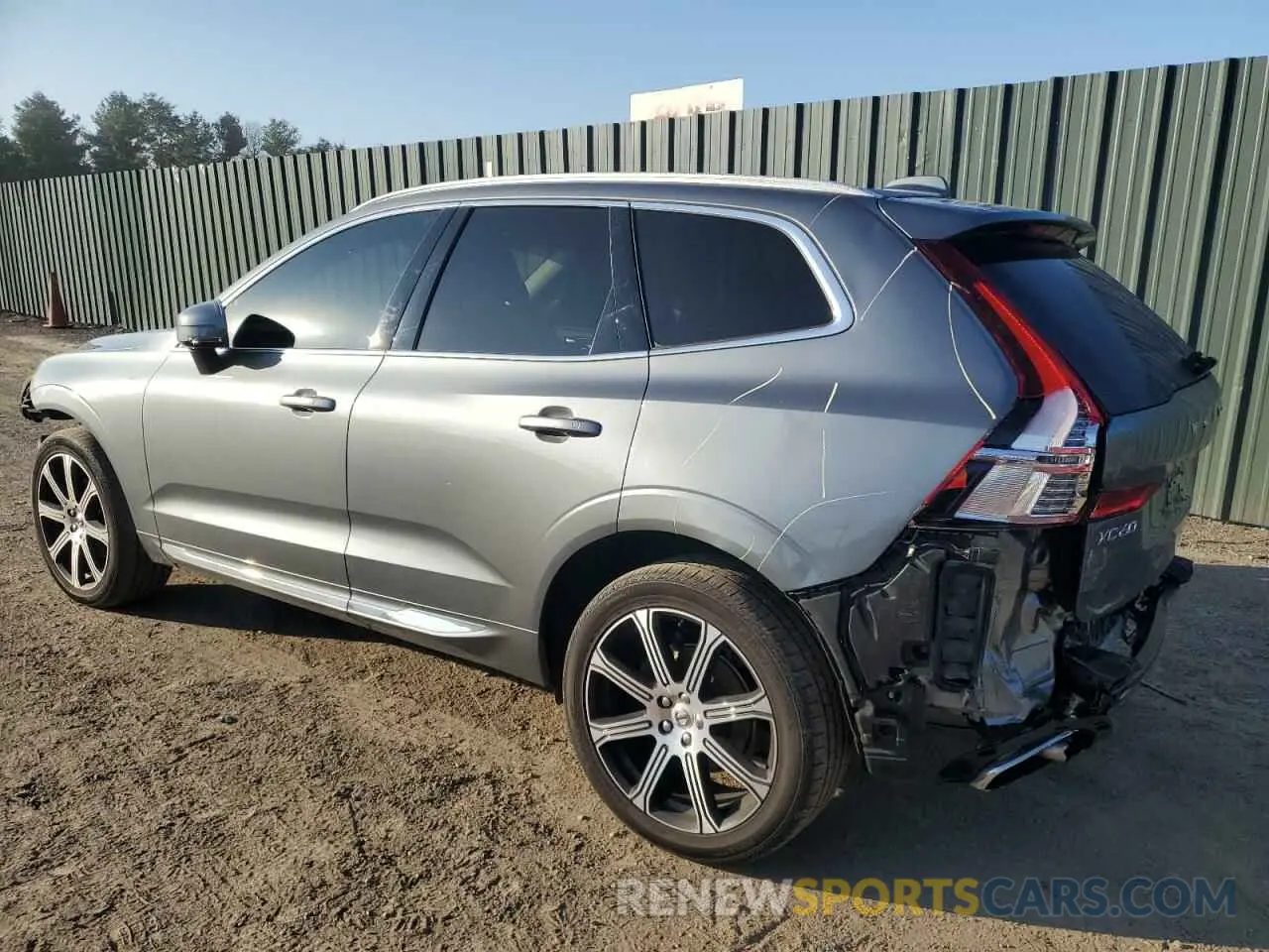 2 fotografías del automóvil dañado YV4102RL8M1733049 VOLVO XC60 2021