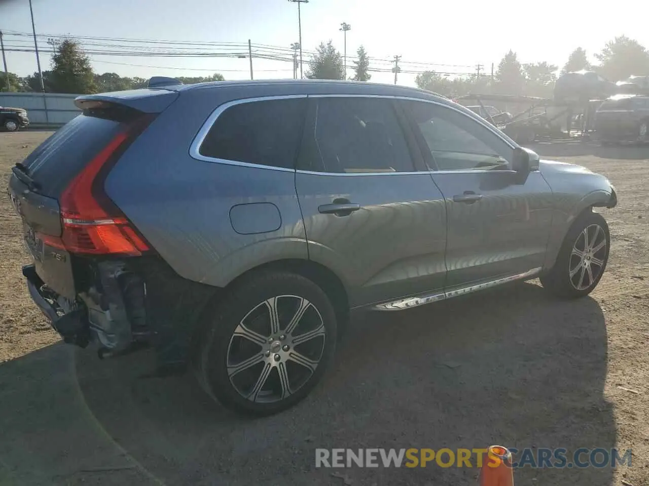 3 fotografías del automóvil dañado YV4102RL8M1733049 VOLVO XC60 2021