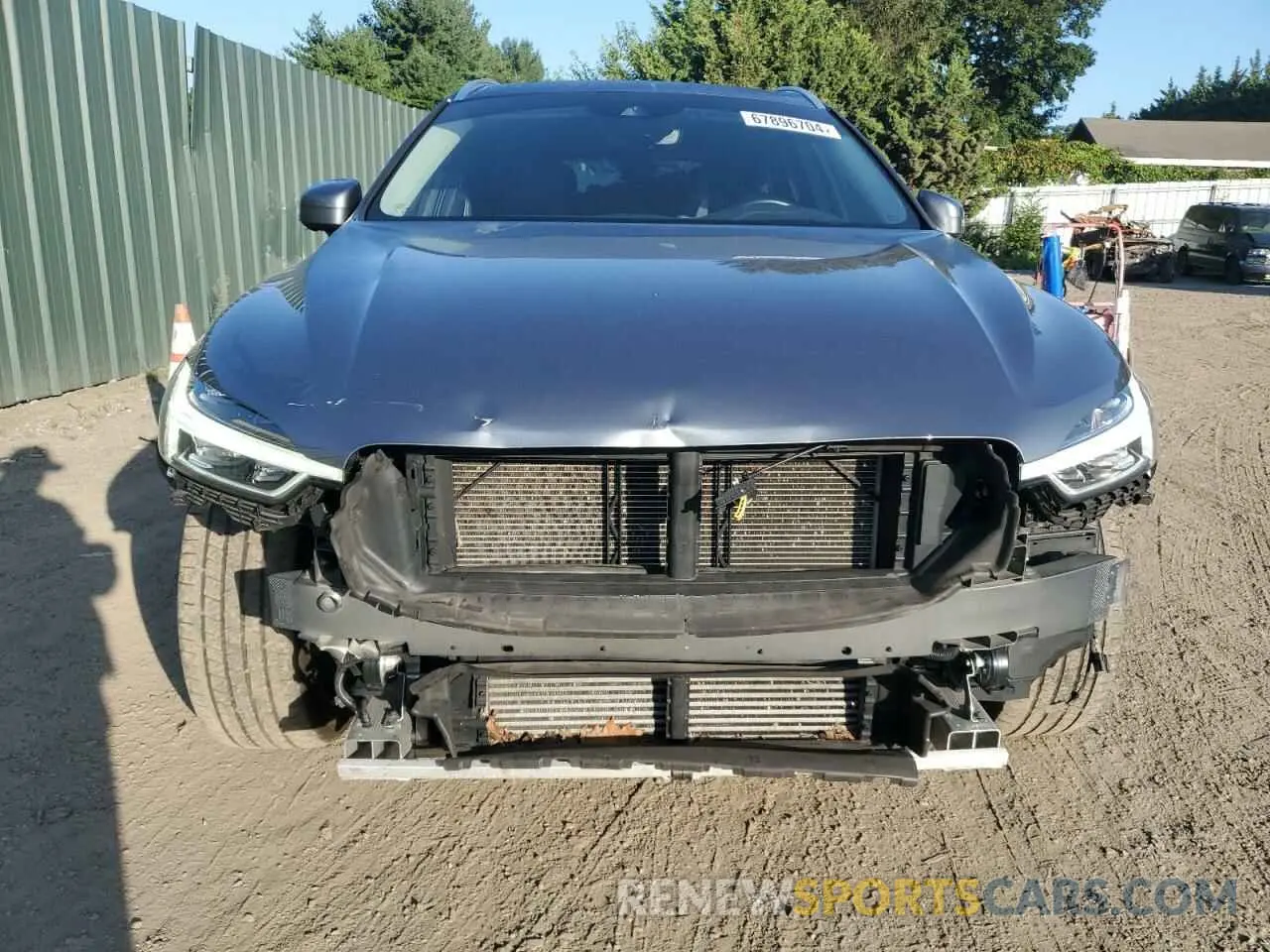 5 fotografías del automóvil dañado YV4102RL8M1733049 VOLVO XC60 2021