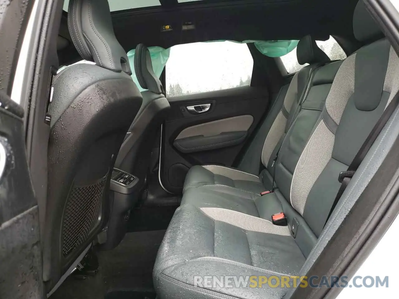 12 fotografías del automóvil dañado YV4102RM3M1744162 VOLVO XC60 2021