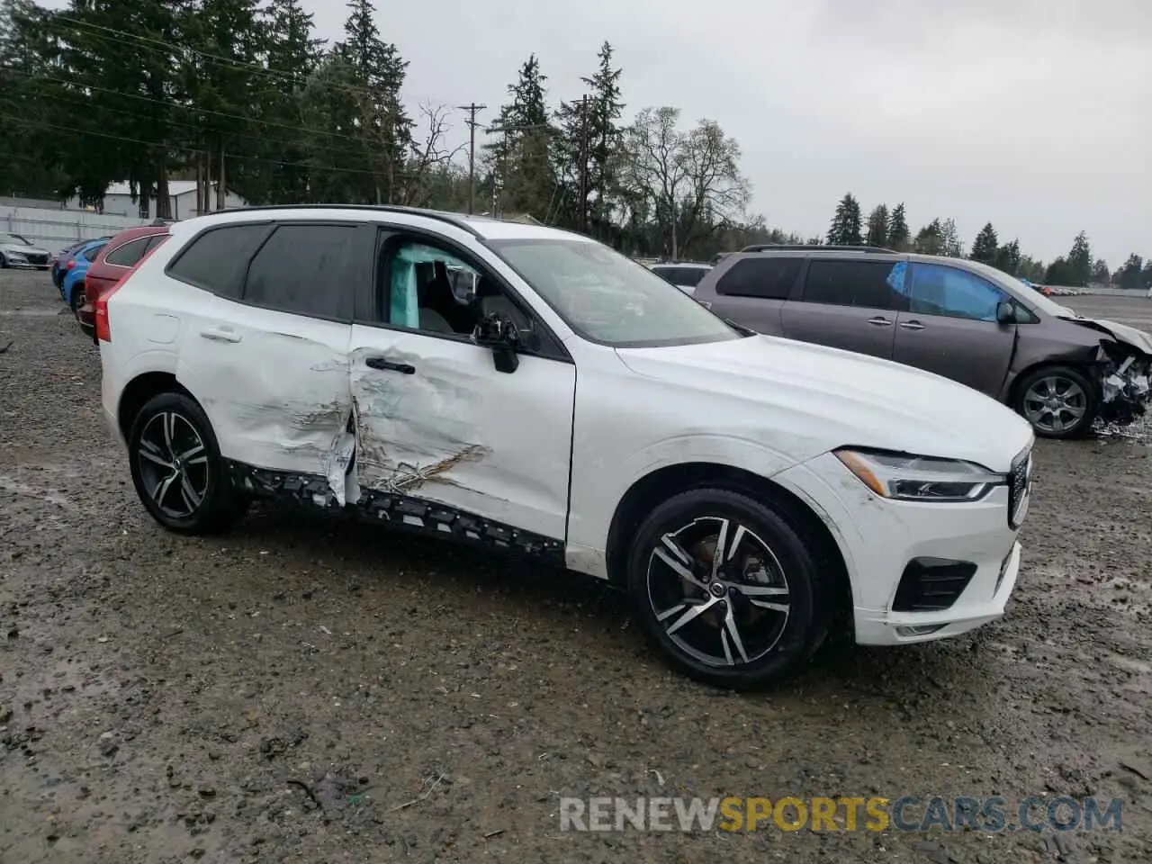 4 fotografías del automóvil dañado YV4102RM3M1744162 VOLVO XC60 2021