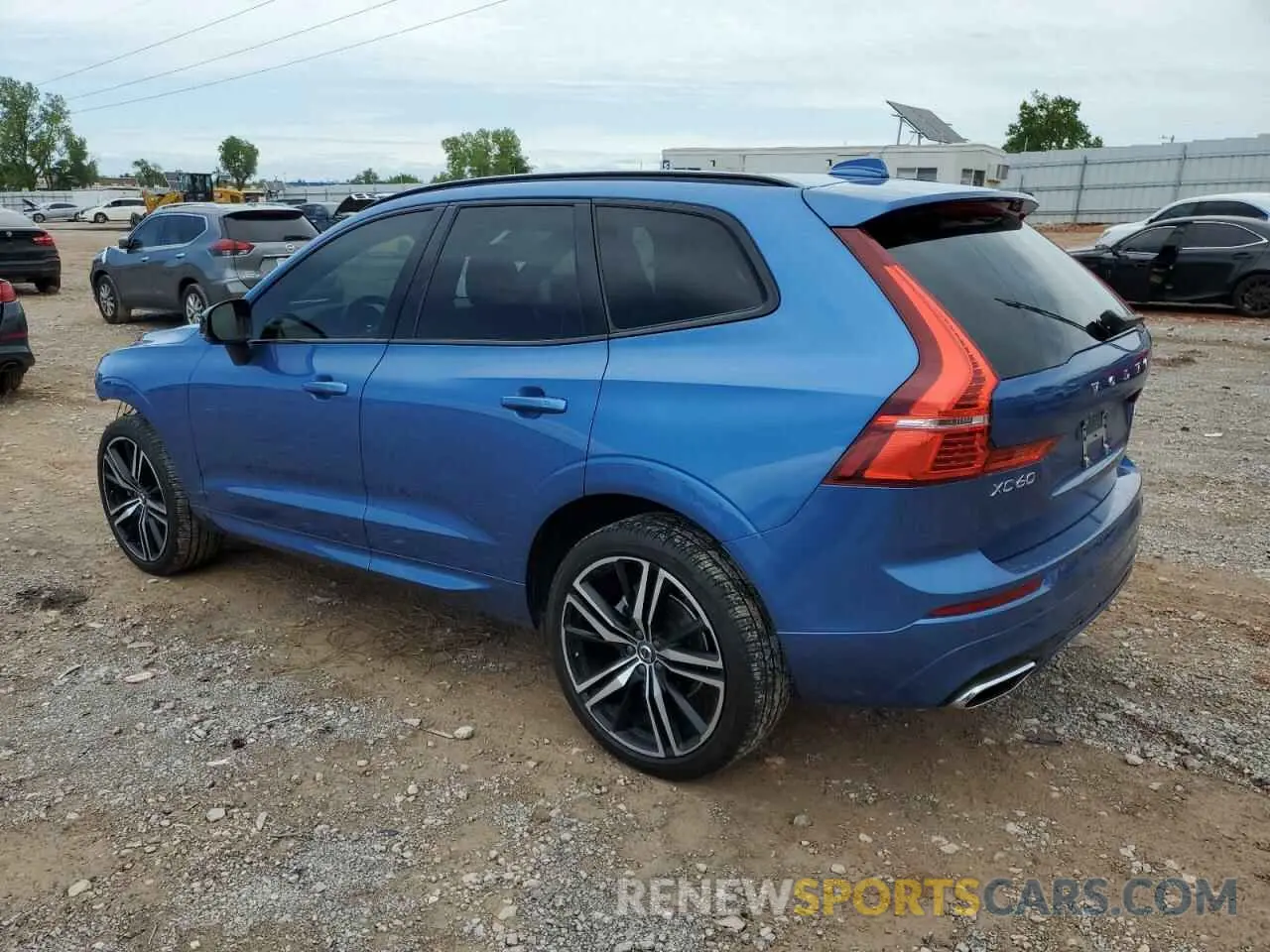 2 fotografías del automóvil dañado YV4102RM7M1881525 VOLVO XC60 2021