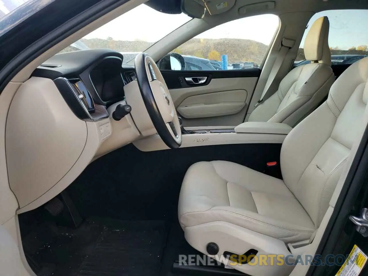7 fotografías del automóvil dañado YV4A22RK4M1685809 VOLVO XC60 2021