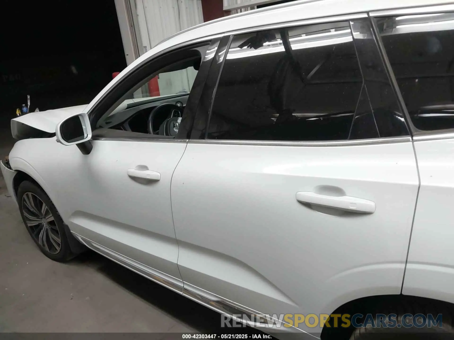 14 fotografías del automóvil dañado YV4062RL1N1947120 VOLVO XC60 2022