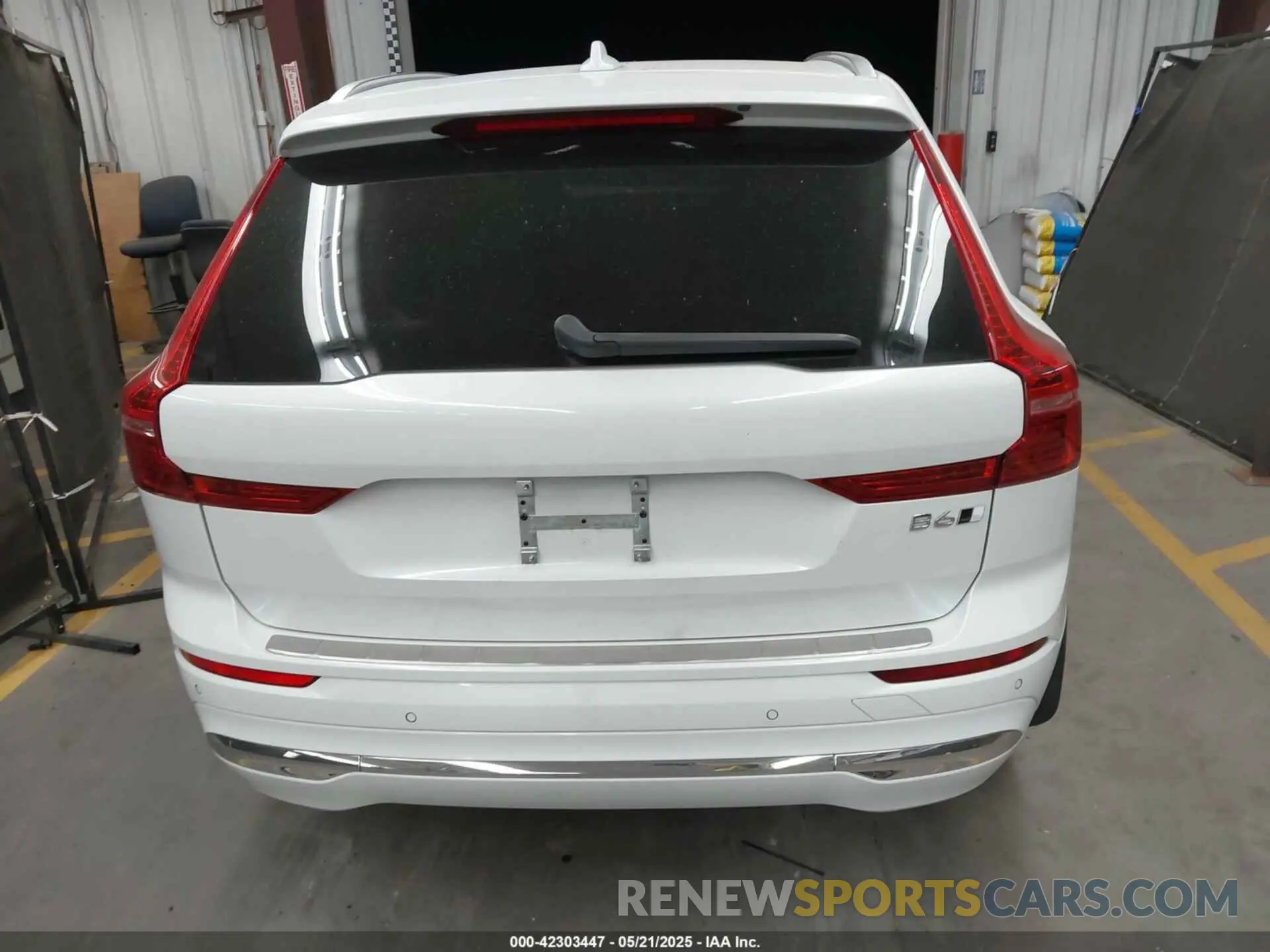 16 fotografías del automóvil dañado YV4062RL1N1947120 VOLVO XC60 2022