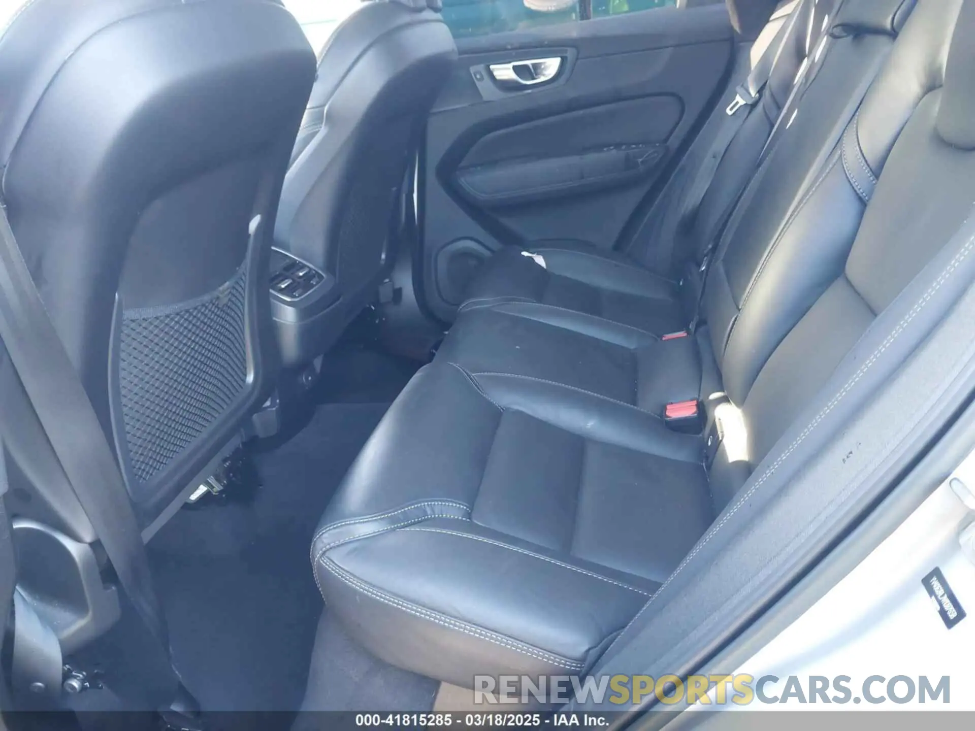 8 fotografías del automóvil dañado YV4062RL7N1087658 VOLVO XC60 2022