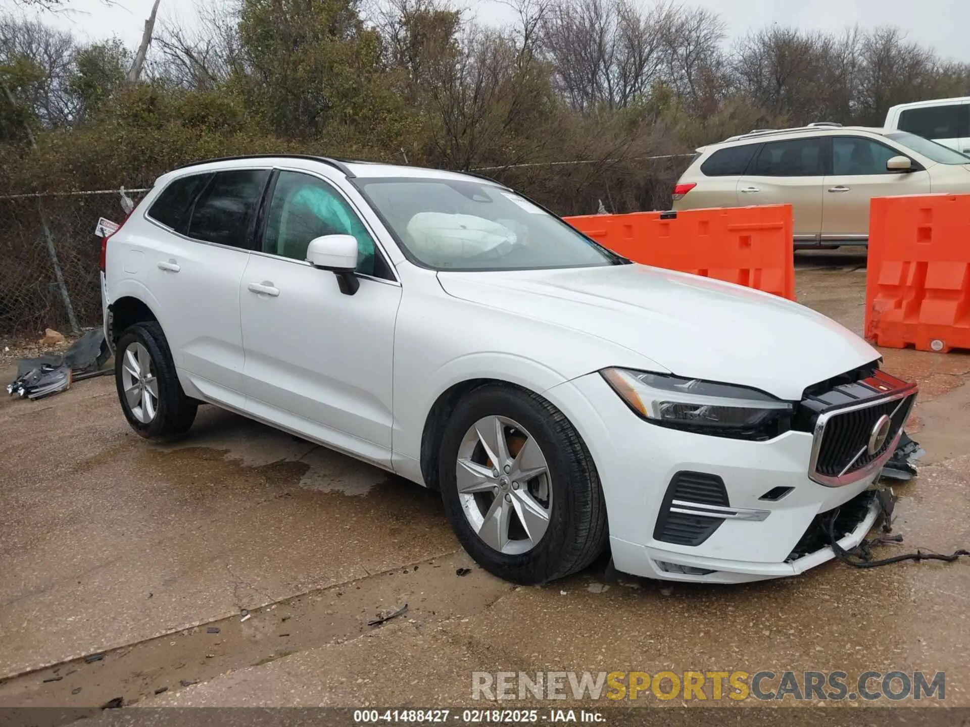 13 fotografías del automóvil dañado YV4L12RK0N1047263 VOLVO XC60 2022