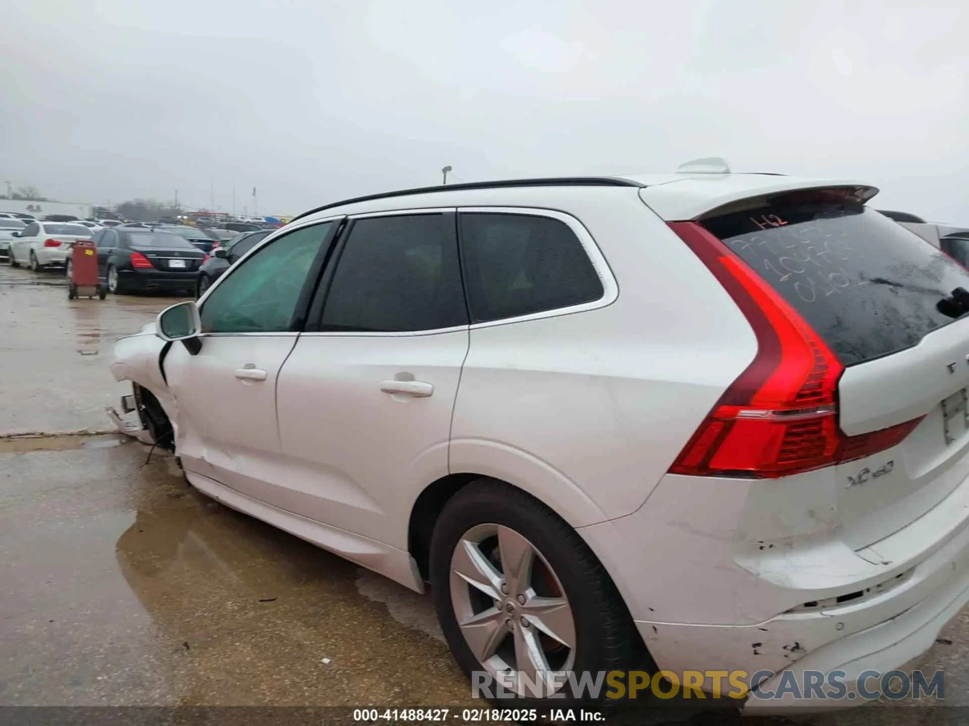 14 fotografías del automóvil dañado YV4L12RK0N1047263 VOLVO XC60 2022